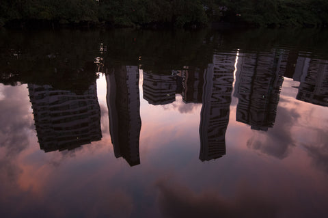 Reflexos de prédios no Rio Capibaribe, Recife